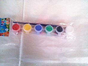 奕彩玩具 探索丙烯颜料透光画，解锁公仔涂鸦新乐趣